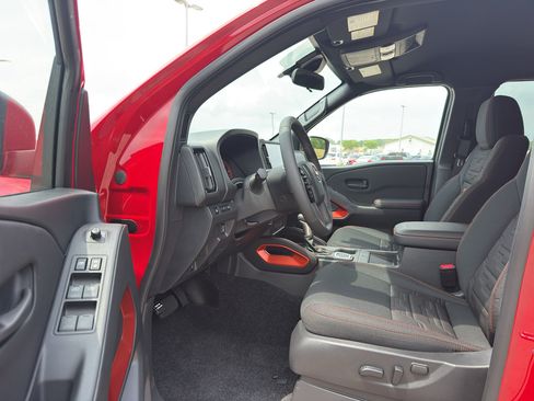 New 2026 Nissan Frontier PRO-4X w/ Pro-4x Convenience Package AWD/4WD image 12