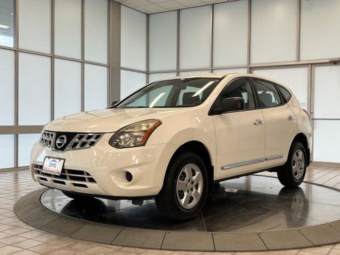 Used 2014 Nissan Rogue S image 3