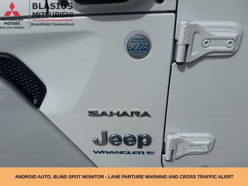 Used 2023 Jeep Wrangler Unlimited Sahara w/ Cold Weather Group AWD/4WD image 9