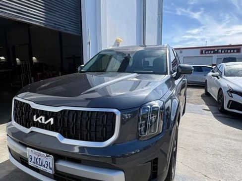 Certified 2024 Kia Telluride EX w/ EX Captain's Chair Package FWD image 10