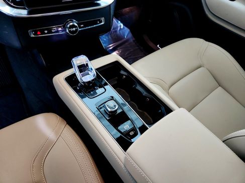 Used 2026 Volvo XC90 B6 Plus image 15