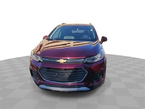 Certified 2017 Chevrolet Trax LT w/ LT Convenience Package image 3