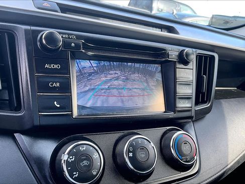 Used 2018 Toyota RAV4 LE w/ All Weather Liner Package image 27