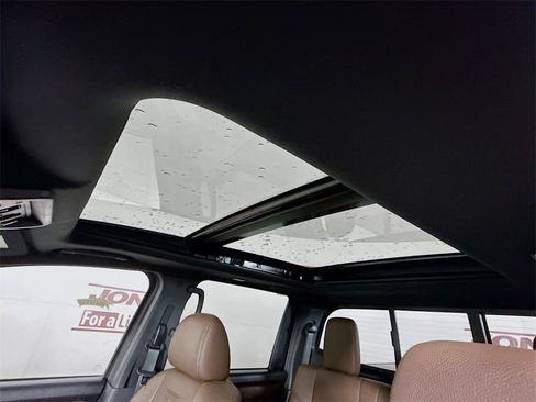 Certified 2023 Nissan Titan Platinum Reserve w/ Moonroof Package image 12