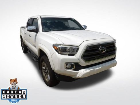 Used 2016 Toyota Tacoma Limited w/ Towing Package RWD image 2