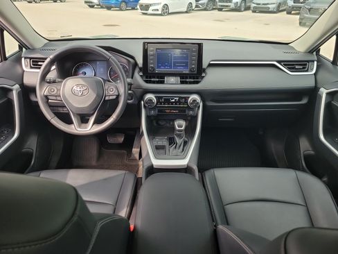 Used 2021 Toyota RAV4 XLE Premium FWD image 16