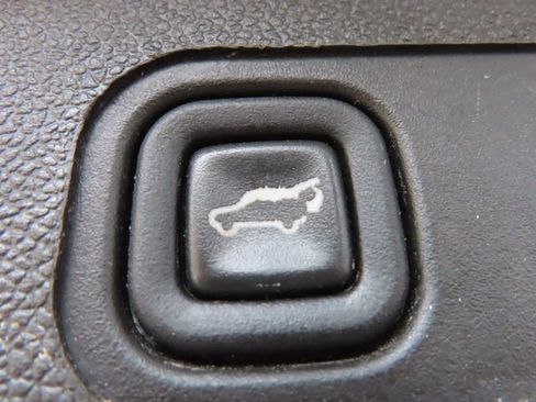 Used 2012 Cadillac Escalade Platinum image 11