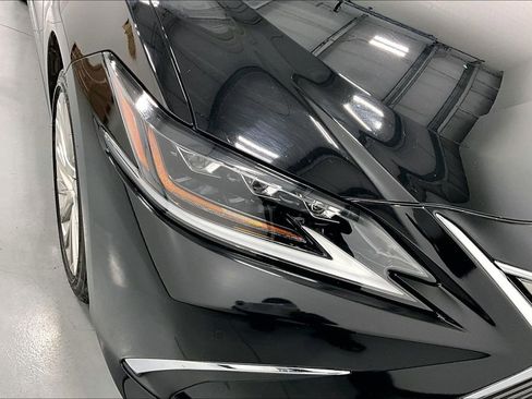 Used 2020 Lexus ES 350 Ultra Luxury image 29