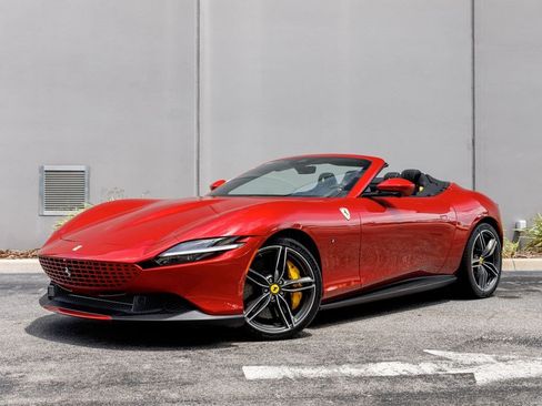 Used 2025 Ferrari Roma Spider RWD image 46