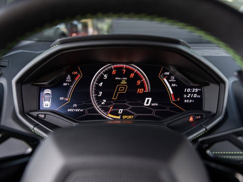 Used 2023 Lamborghini Huracan EVO image 32