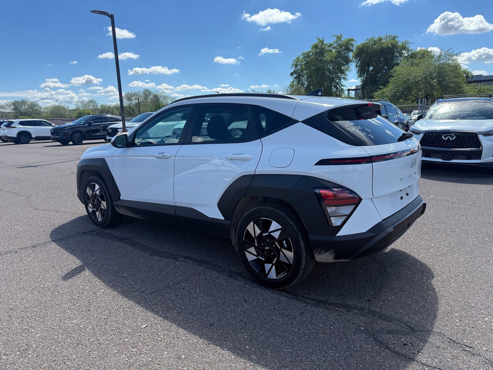 Used 2025 Hyundai Kona SEL FWD image 7