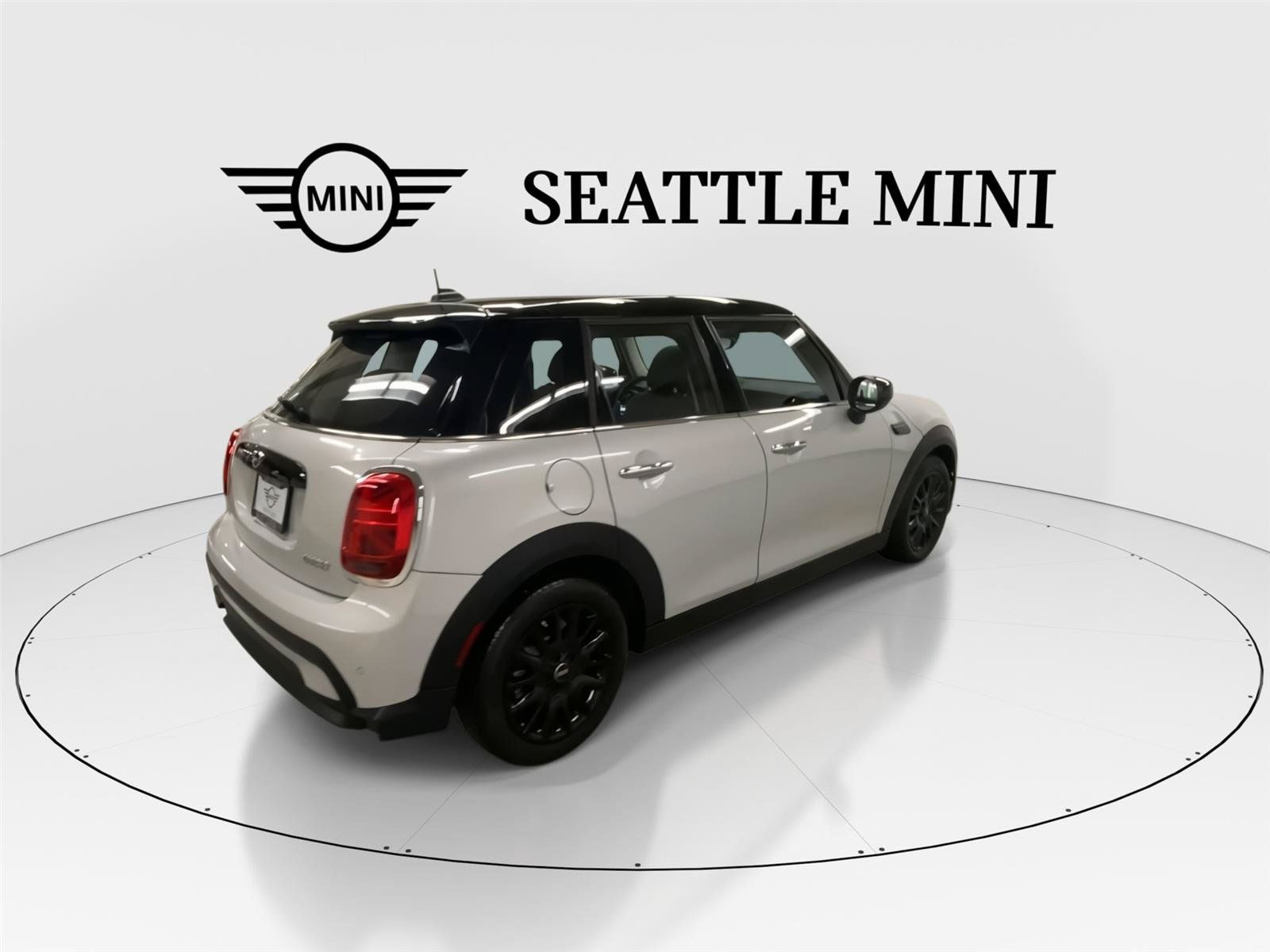 Used 2023 MINI Cooper 4-Door Hardtop FWD image 11