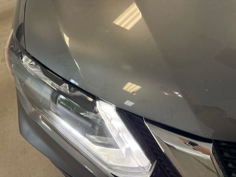 Used 2019 Nissan Rogue SV w/ Sun & Sound Touring Package AWD/4WD image 9
