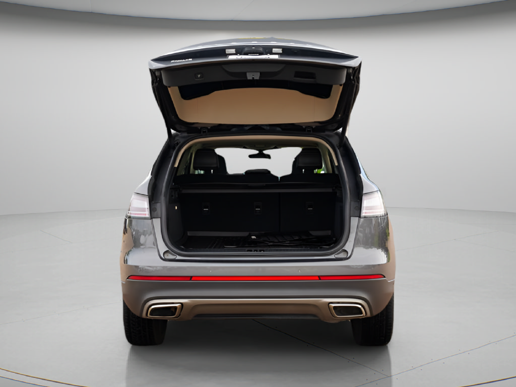 Used 2023 Lincoln Nautilus Reserve AWD/4WD image 10