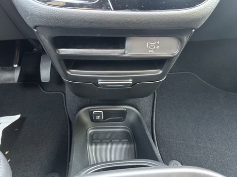 New 2026 Chrysler Pacifica Select image 45