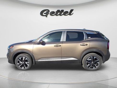 Used 2025 Nissan Kicks SV AWD/4WD image 16