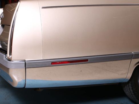 Used 1994 Cadillac Fleetwood Brougham RWD image 35