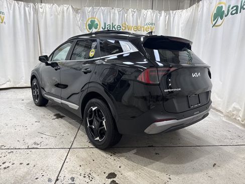 Certified 2026 Kia Sportage EX w/ EX Panorama Roof Package AWD/4WD image 17