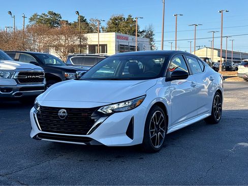 Used 2024 Nissan Sentra SR image 3
