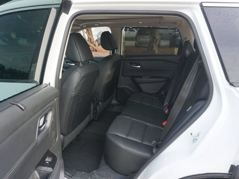 Used 2024 Nissan Rogue SV w/ SV Premium Package FWD image 13