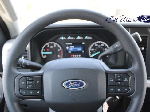 New 2026 Ford F250 XL w/ FX4 Off-Road Package AWD/4WD image 15