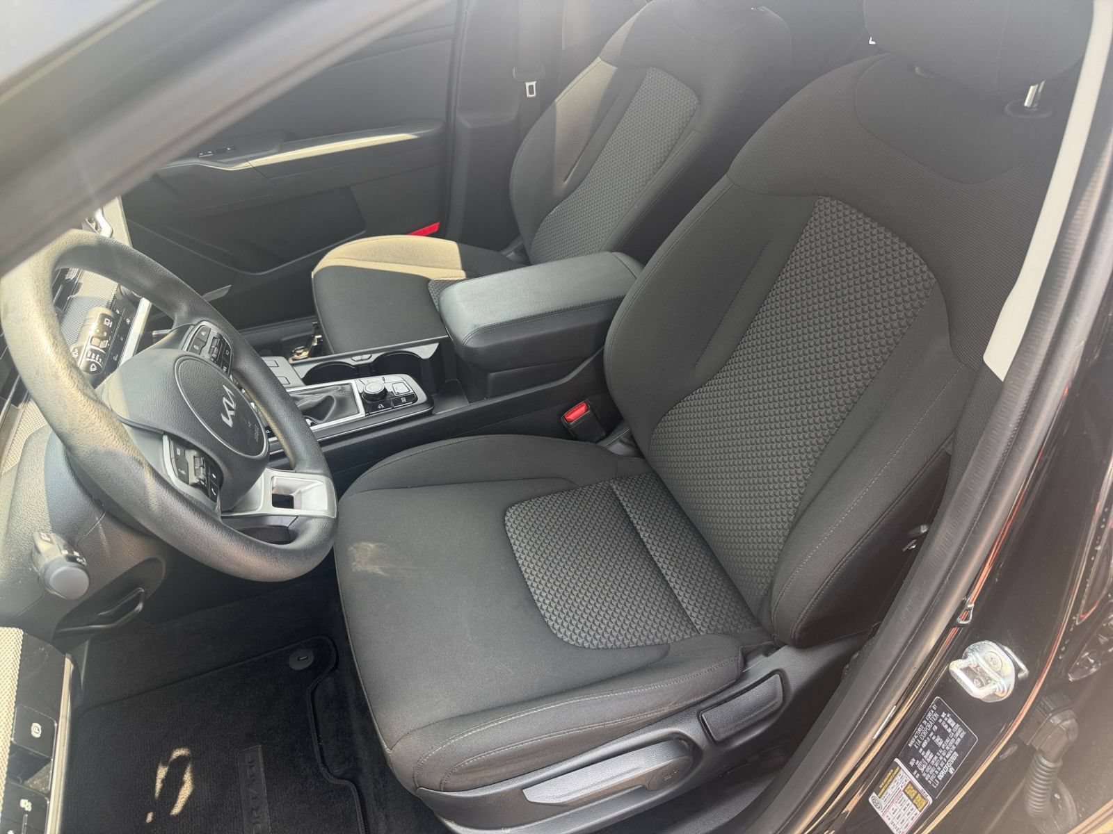Used 2025 Kia Sportage LX AWD/4WD image 34
