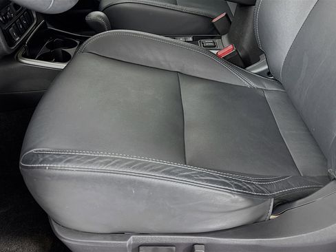 Used 2019 Mitsubishi Outlander SEL image 18