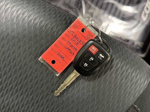 Certified 2018 Toyota Corolla LE image 30