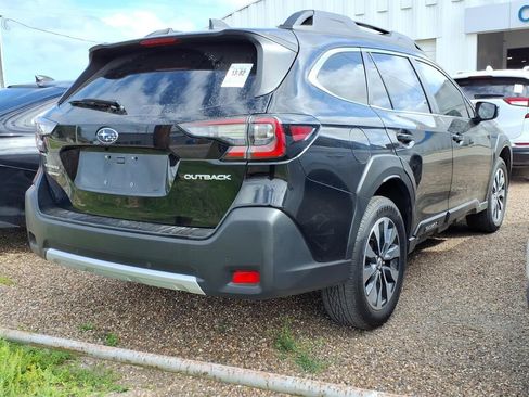 Used 2023 Subaru Outback Limited image 3