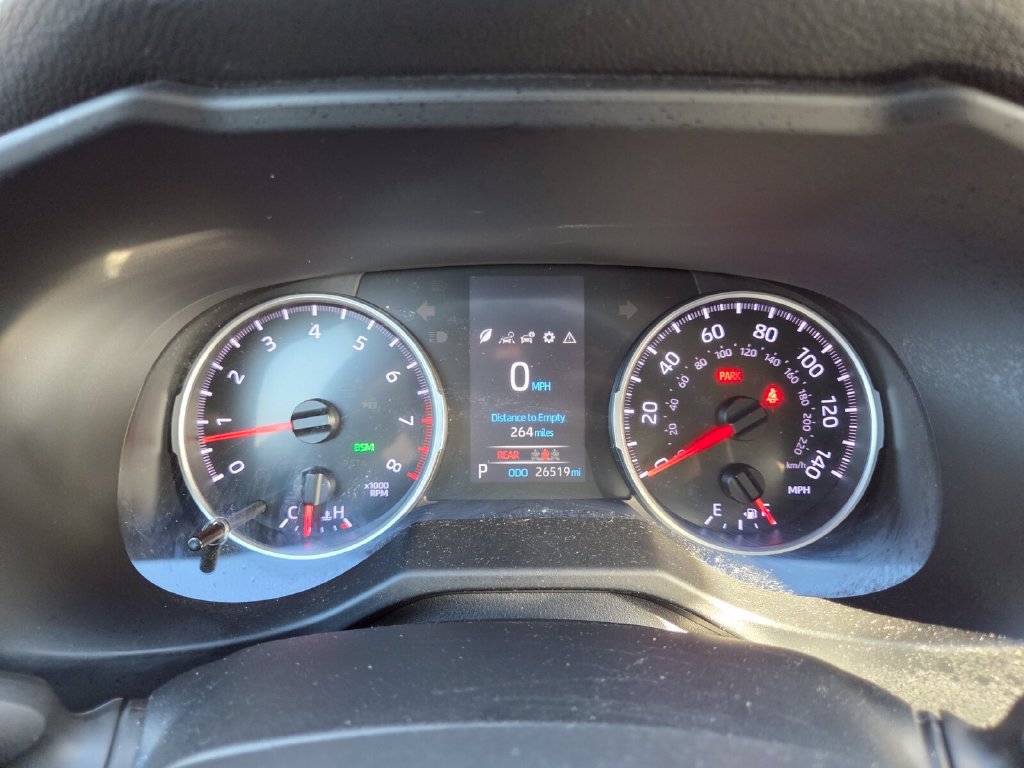 Certified 2021 Toyota RAV4 XLE FWD image 32