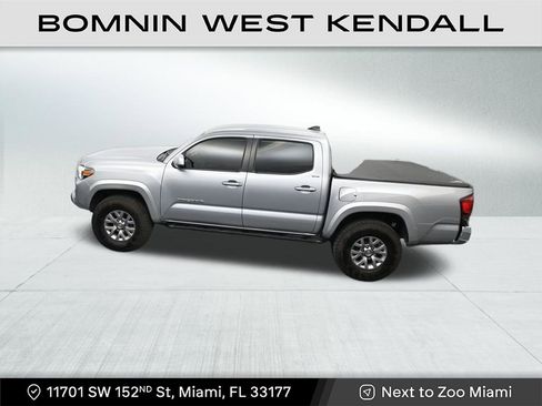 Used 2019 Toyota Tacoma SR5 w/ SR5 Appearance Package (SM) image 14