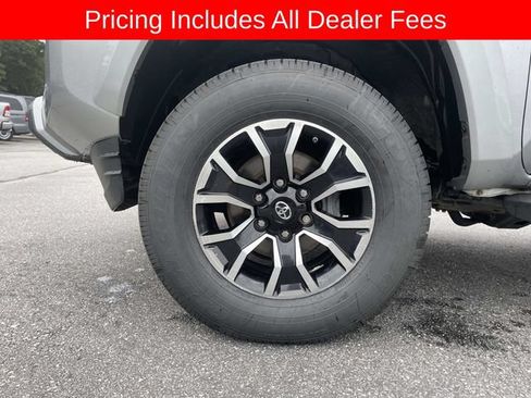 Used 2023 Toyota Tacoma SR5 w/ Technology Package AWD/4WD image 9