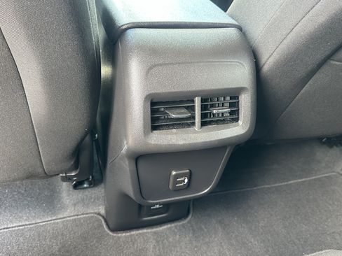 Certified 2024 Chevrolet Equinox LT FWD image 17