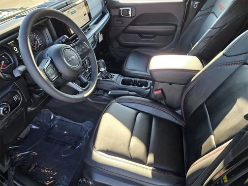 New 2025 Jeep Gladiator Rubicon image 15