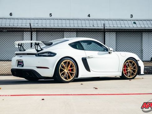 Used 2020 Porsche 718 Cayman GT4 image 5