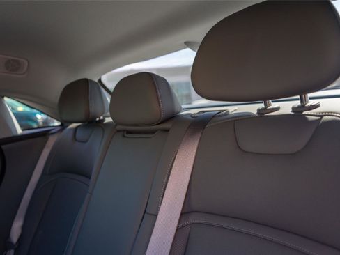 Used 2025 Lucid Air Touring image 25