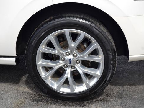 Used 2019 Ford Expedition Platinum image 62