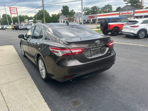 Used 2018 Toyota Camry XLE w/ Driver Assist Package FWD image 5