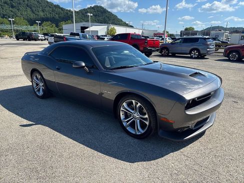Used 2022 Dodge Challenger R/T RWD image 7