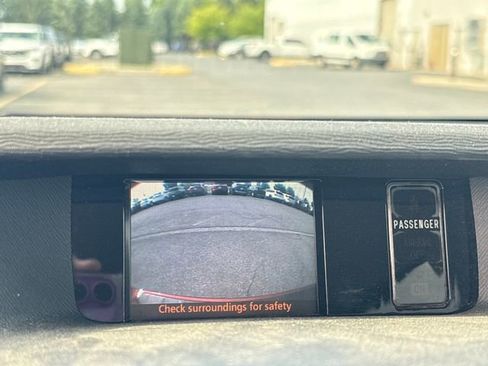 Used 2012 Toyota Sienna LE FWD image 23
