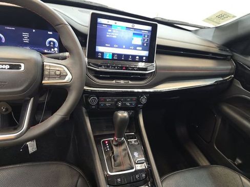 Used 2024 Jeep Compass Trailhawk w/ Trailhawk Elite Group image 9