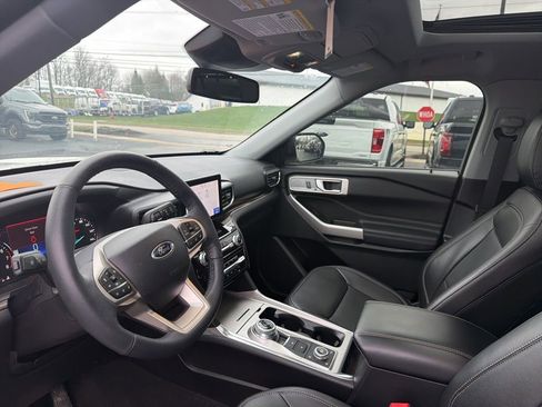 Used 2023 Ford Explorer Limited w/ Class IV Trailer Tow Package image 23