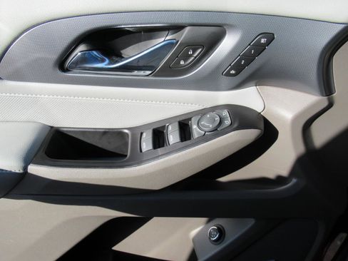 Used 2019 Chevrolet Traverse Premier w/ Driver Confidence II Package FWD image 20