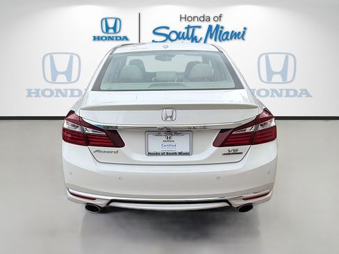 Used 2016 Honda Accord Touring image 6