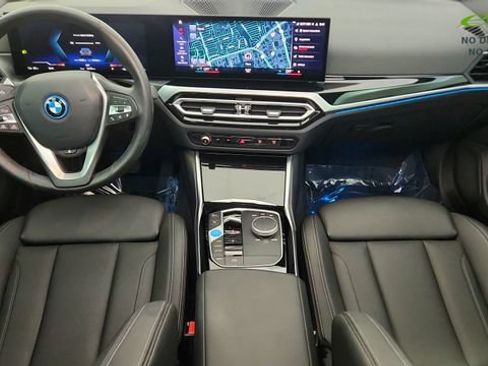 Used 2023 BMW i4 eDrive35 RWD image 21