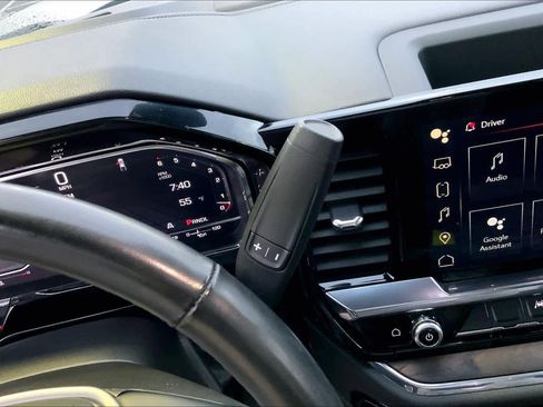 Used 2024 GMC Sierra 1500 SLT image 15