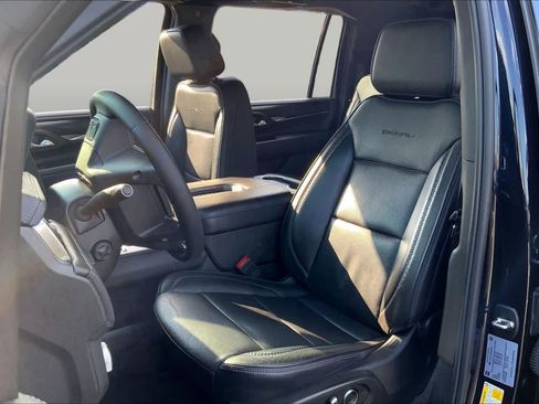 Used 2024 GMC Yukon XL Denali AWD/4WD image 9