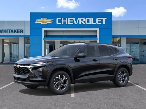 New 2026 Chevrolet Trax LT FWD image 2