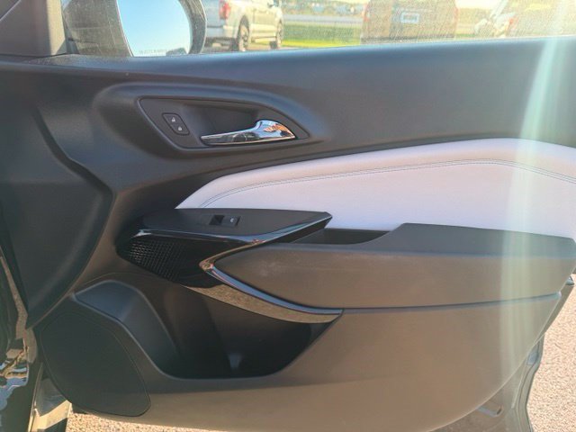 Used 2024 Chevrolet Trax LT w/ LT Convenience Package FWD image 32