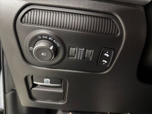 Used 2024 Jeep Wagoneer L Series II w/ Flexible Seating Group AWD/4WD image 10